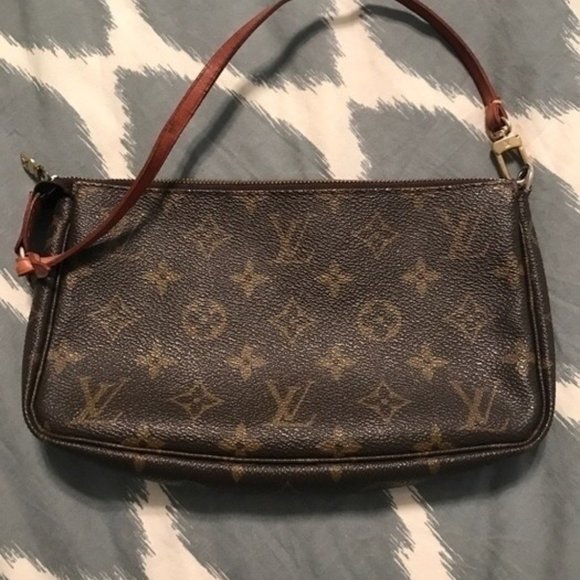 LV pouchette Handbag